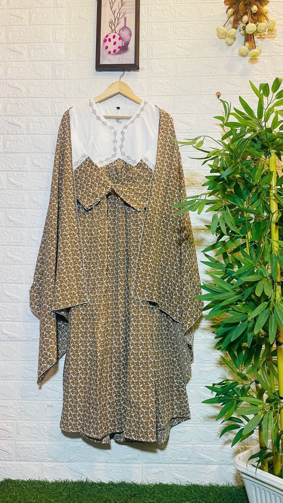 Gown with shall